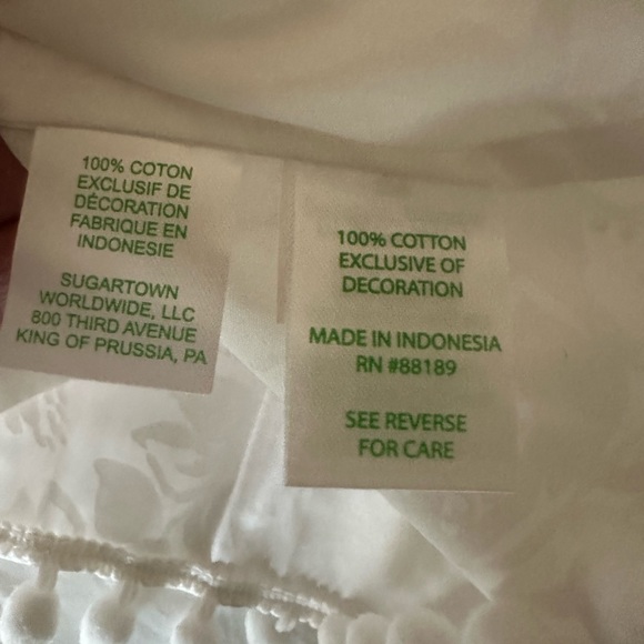 Women’s white Lilly Pulitzer top with pompoms on the bottom - Picture 4 of 10